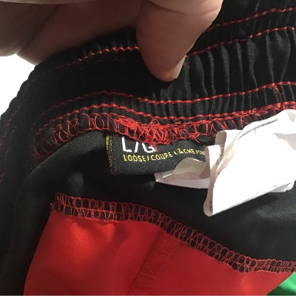 Under Armour Men’s large GUC 4 pair shorts in red, green, blue, and orange - Picture 3 of 4